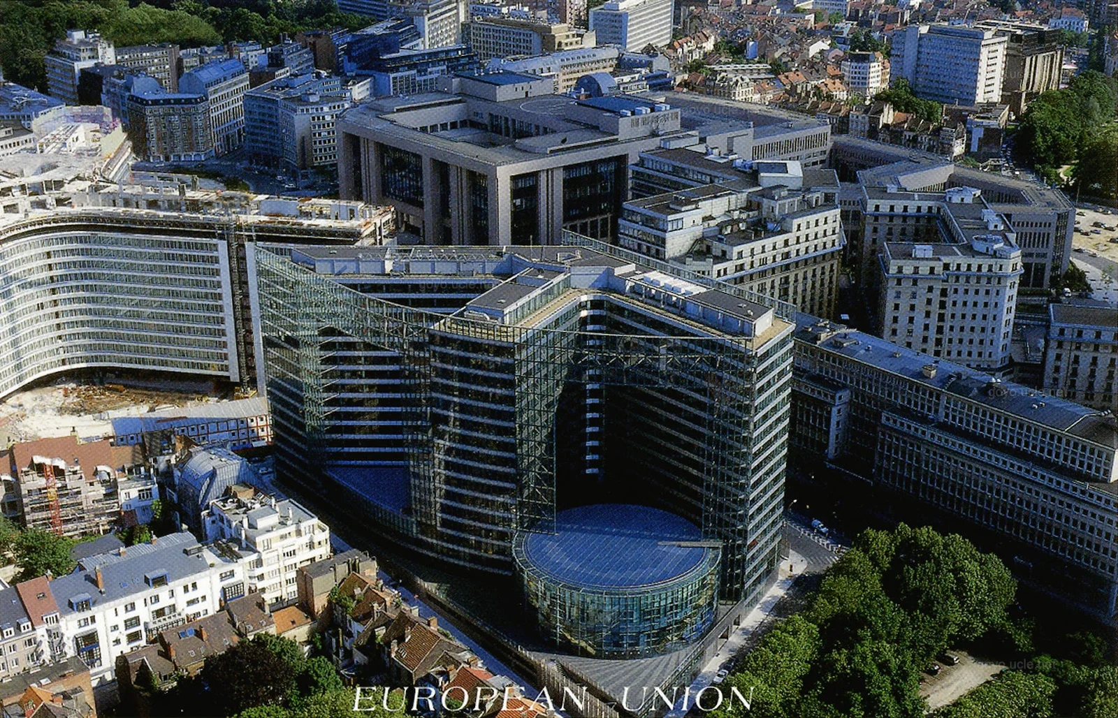 Portada de SUITE EUROPA 2002